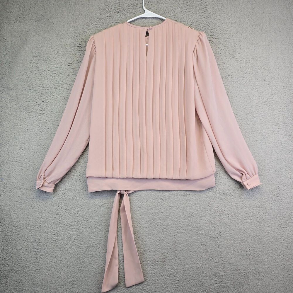 Elegant Pink Blouse with Lace Detail - Picture 3 of 16